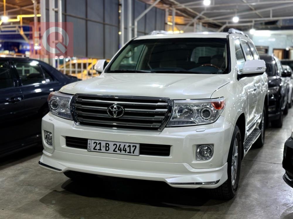 تۆیۆتا لاند کروزەر